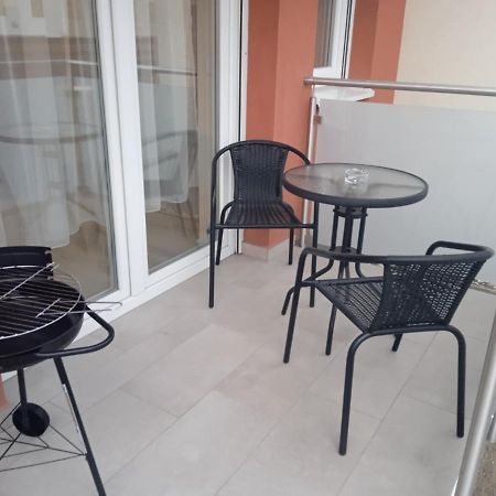 Verebes Apartman Γκιόρ Εξωτερικό φωτογραφία