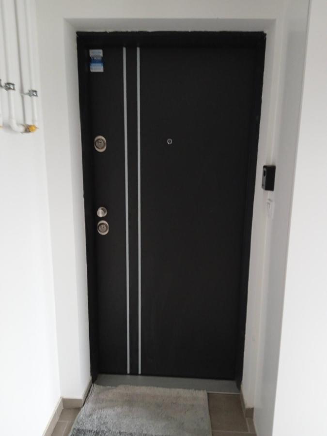Verebes Apartman Γκιόρ Εξωτερικό φωτογραφία
